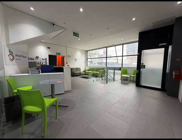 112M² BUILDING TO LET IN SALT RIVER